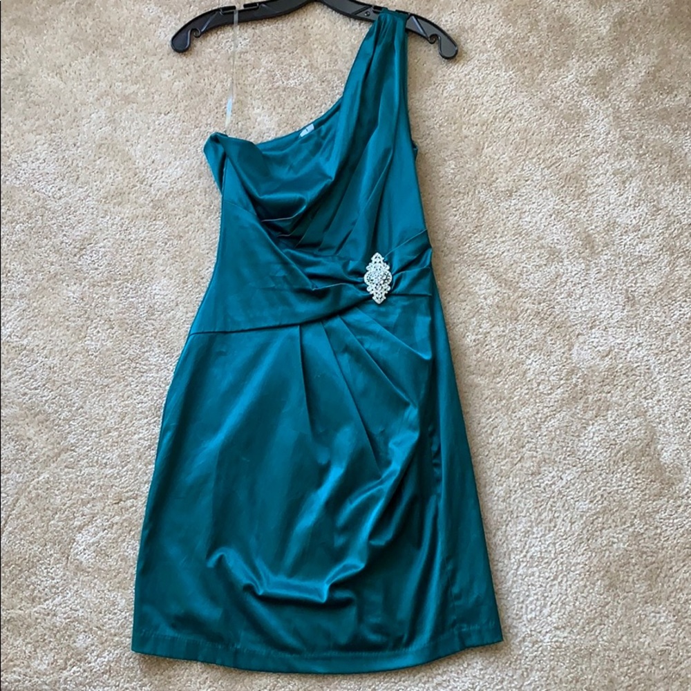 One shoulder teal dress